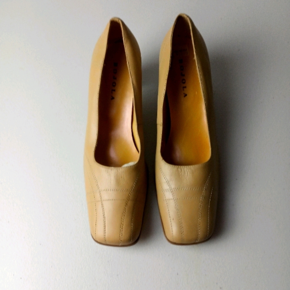 WOMEN'S SHOES